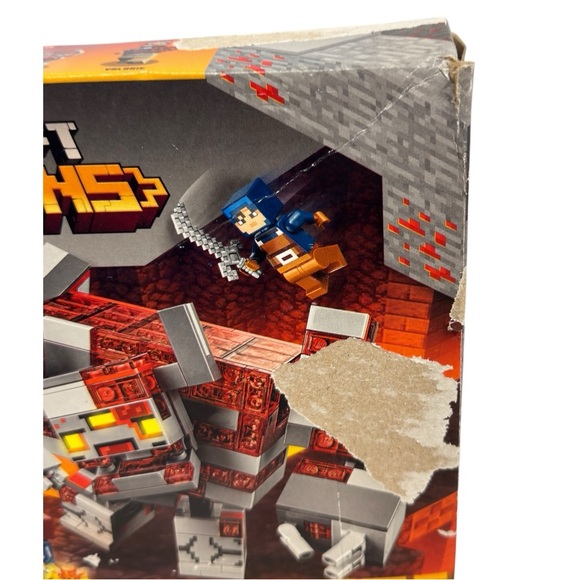 LEGO Minecraft Dungeons Adventure Set 21163 Red Gray Black Complete With Manuals - Picture 10 of 11